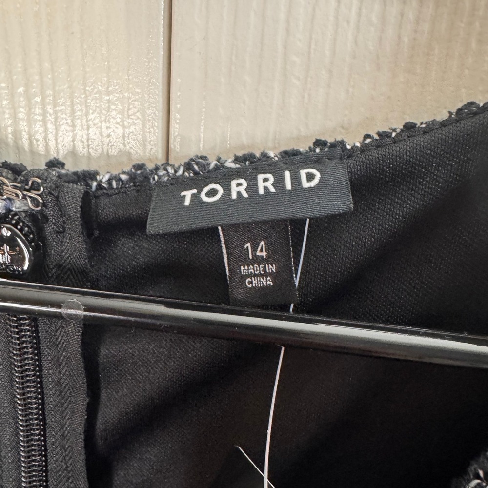 NWT Torrid Size 14 Black Boucle Contoured Panel Dress Sleeveless Career - Picture 5 of 7